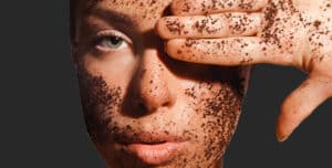 اثر قهوه بر پوست و مو | فواید و مضرات قهوه برای زیبایی